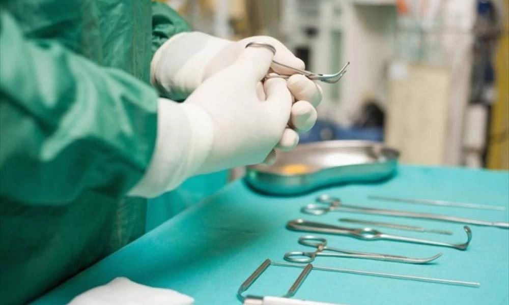 Ιταλία: Ασθενής ετοιμάζει γεμιστές ελιές όσο της αφαιρούν όγκο από τον εγκέφαλο